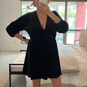 V-Neck Black Mini Dress with Three-Quarter Sleeves